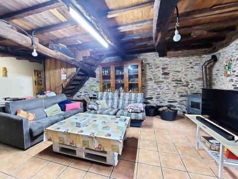 Casa de Piedra con Encanto y Potencial en el Camino de Santiago