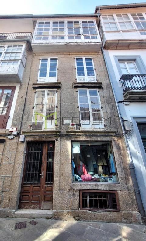 Casa de piedra en el casco histórico