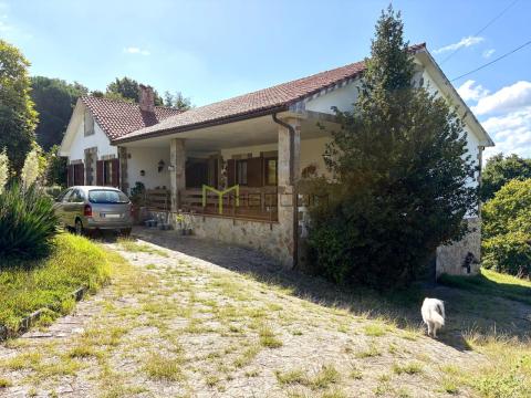 Encantadora Vivienda en Castelo, Ames